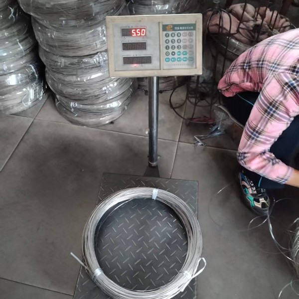 廠家供應 TA1鈦焊絲 TA2鈦盤絲 TC4 TB13鈦盤圓 規格齊全 定制來圖加工圖4