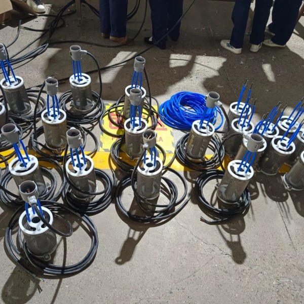 鈦電極除垢網(wǎng)桶/半自動除垢器圖4