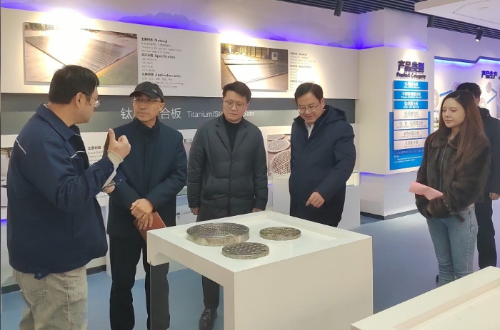 “全球最大板幅钛钢复合板”惊动新华社