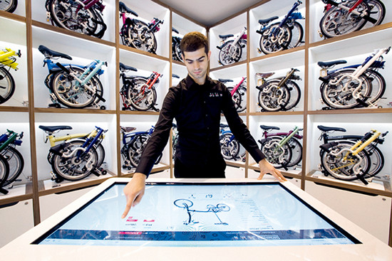 這間名為Brompton的折疊自行車公司來自英國倫敦，至今已有27年的歷史，每一輛車都是手工完成，是為數不多的“英國制造”的代表。