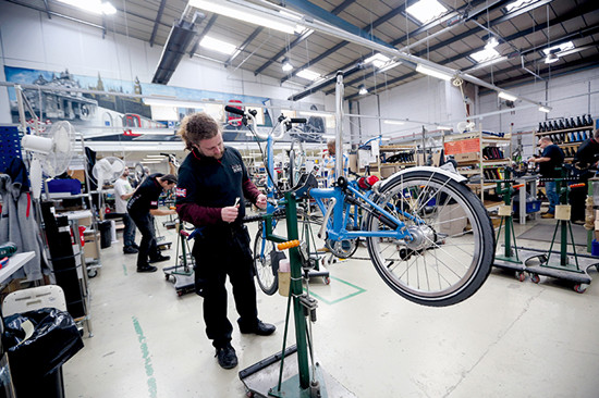 這間名為Brompton的折疊自行車公司來自英國倫敦，至今已有27年的歷史，每一輛車都是手工完成，是為數不多的“英國制造”的代表。