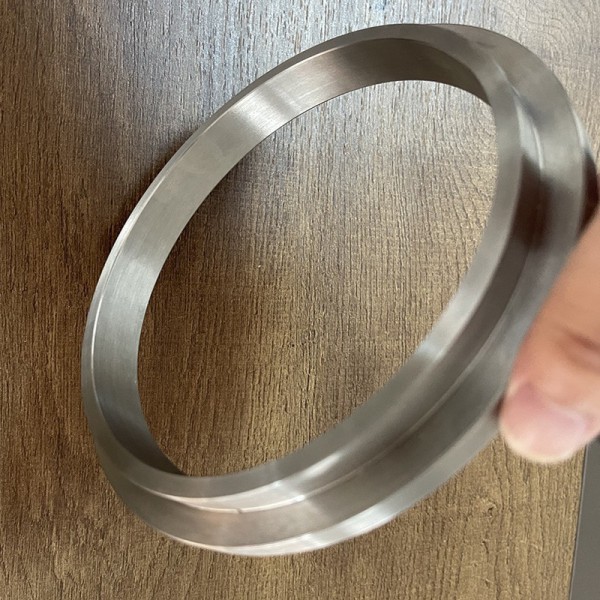 廠家供應(yīng)鈦環(huán)鈦鍛件大口徑鍛件鈦餅鈦圓環(huán)鈦合金環(huán)鈦筒鈦管件圖3