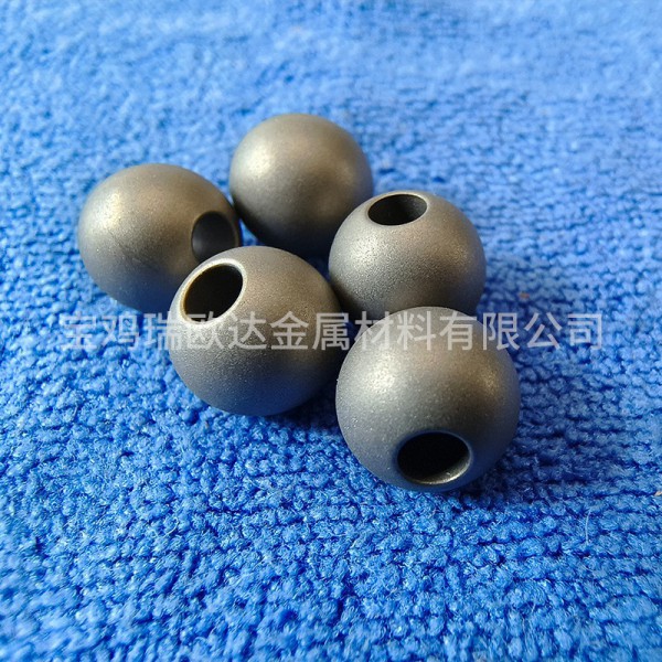 TA2鈦珠 TC4鈦合金球廠家大量現貨實心鈦珠鈦圓珠鈦圓銅珠子圖2