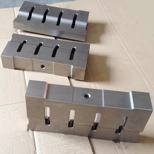 廠家生產鈦塊 TA2鈦方塊 TC4鈦合金塊 高強度鈦鍛件圖3