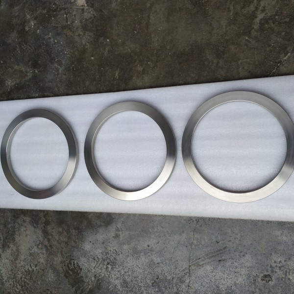 廠家供應(yīng)TA1/TA2純鈦環(huán)子 TA9 TA10 TC4鈦合金環(huán)子 無縫鈦桶鍛造圖2